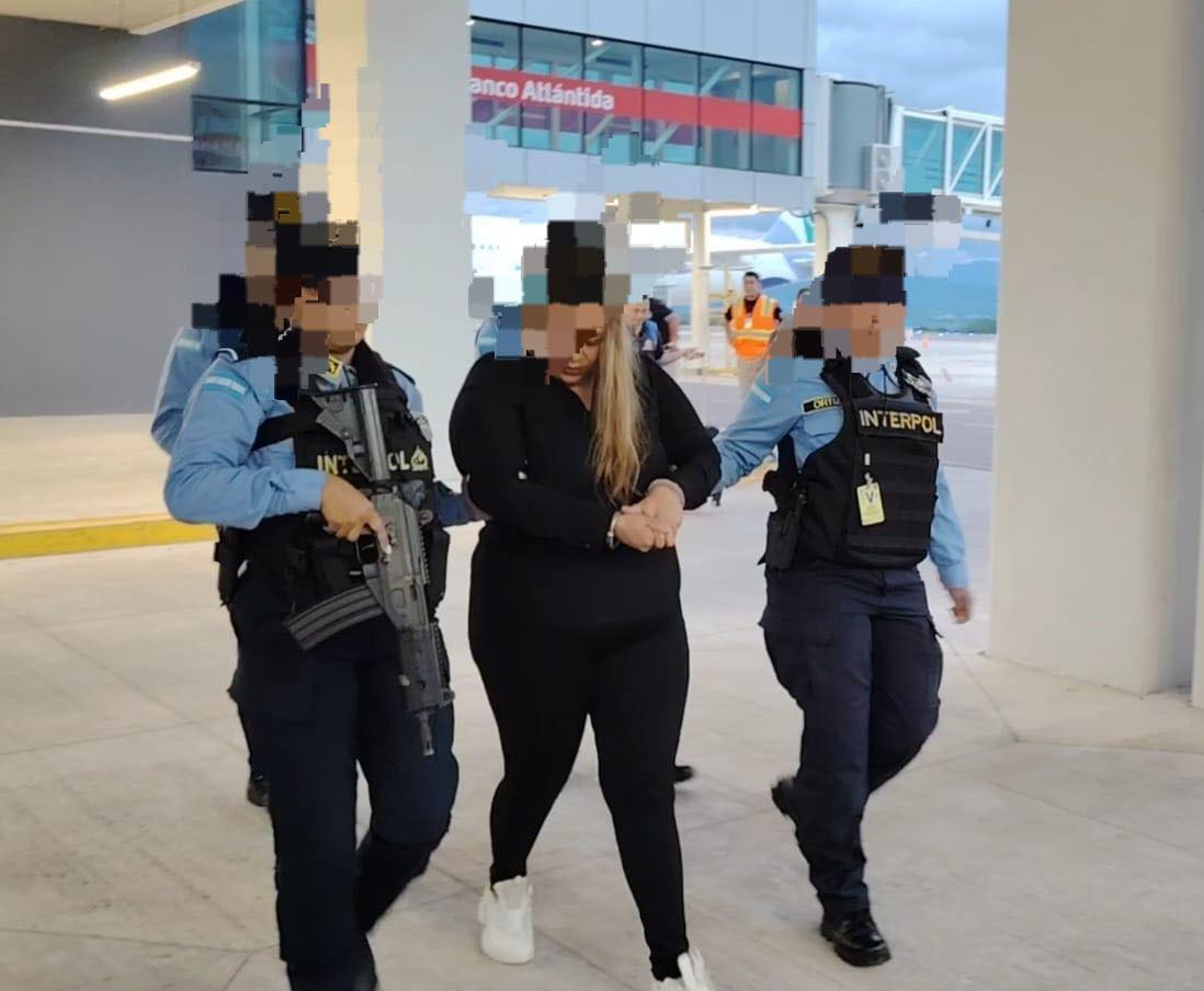 España extraditó a estilista hondureña acusada de pornografía infantil