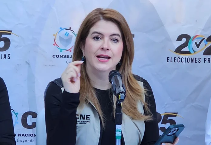 Cossette López al terminar sesión del CNE: “El diálogo ha iniciado y va por buen camino”