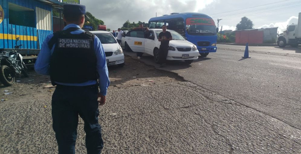 ¡Asfixiados! Ruta de buses Carrizal – Ulloa paraliza unidades por amenazas y extorsión