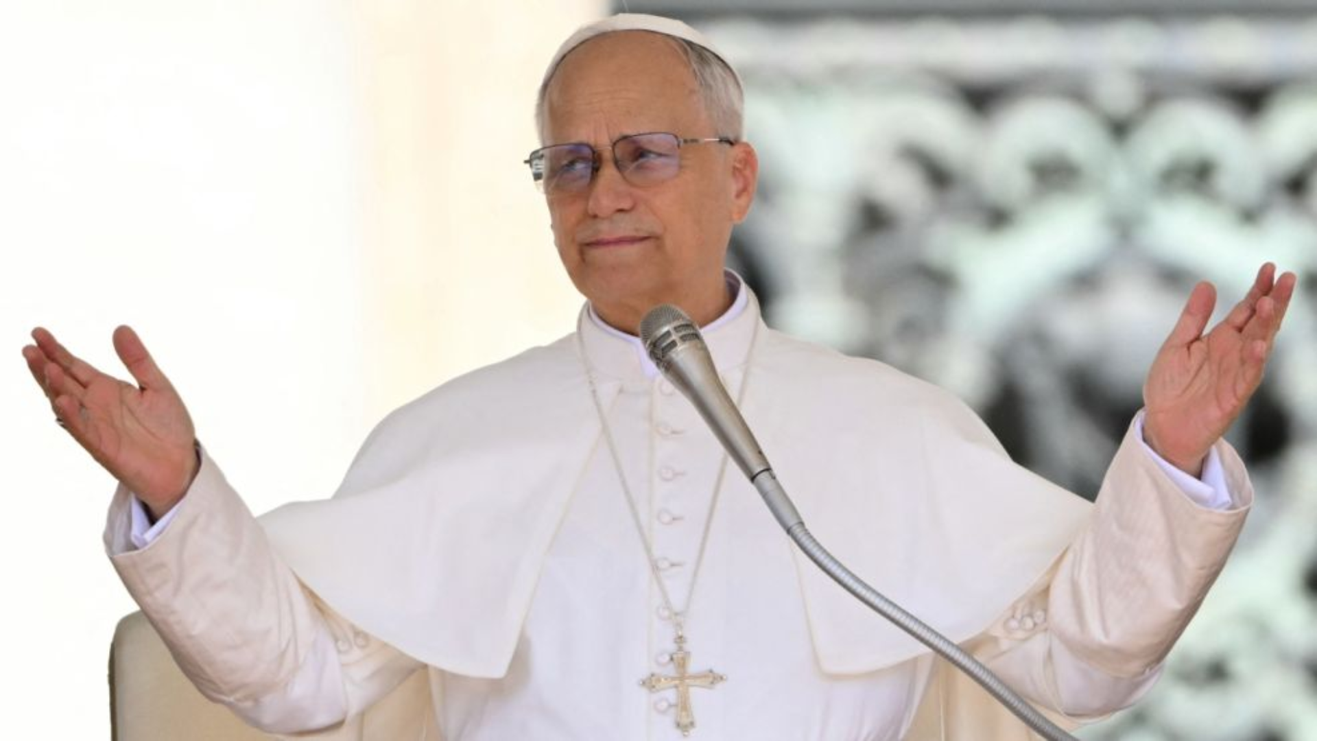 León XIV reivindica una «revolución» de la compasión para el mundo desde Castel Gandolfo