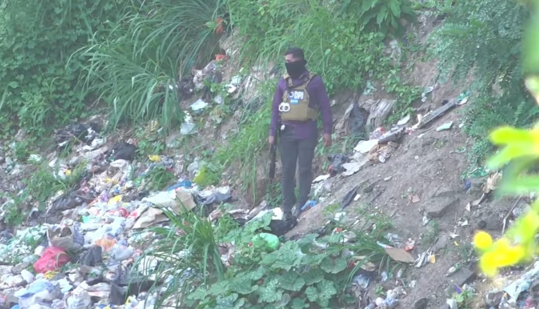 Hallan sin vida a dos jóvenes reportados como desaparecidos en El Pedregal