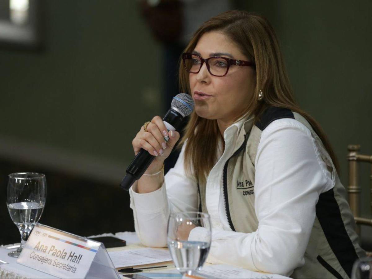 Partido Liberal inicia búsqueda de sustituto para Ana Paola Hall en el CNE
