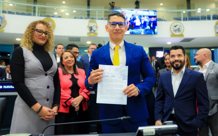 Oficialismo propone una reforma para la reelección presidencial indefinida en El Salvador