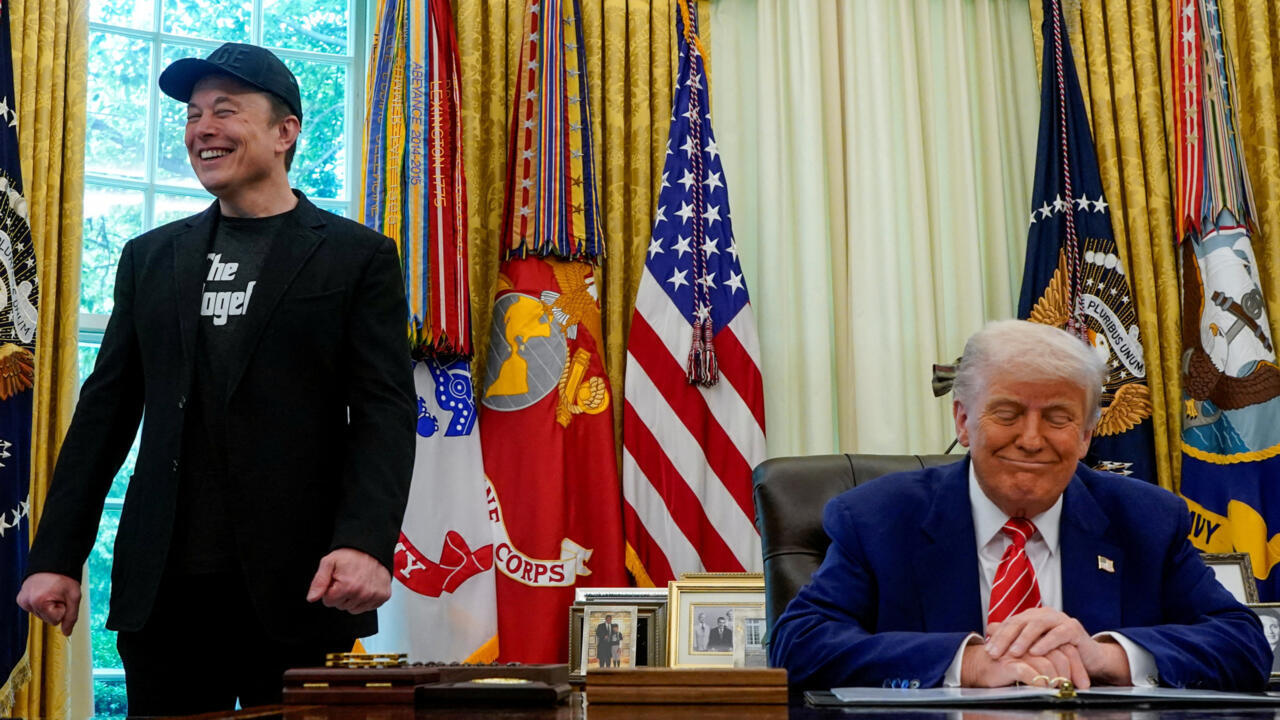 Donald Trump no quita el ojo a deportación de Elon Musk y asegura que, “Hay que echarle un vistazo”