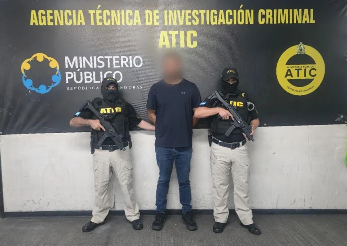 Dictan detención judicial a expolicía acusado de secuestro