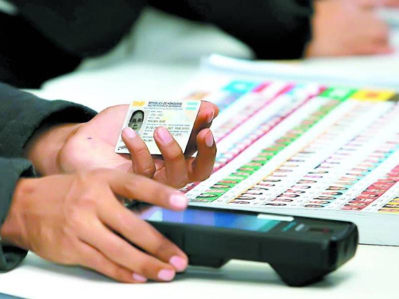 CNE recibió informe técnico para la adjudicación del TREP y pide a observadores nacionales tener calma