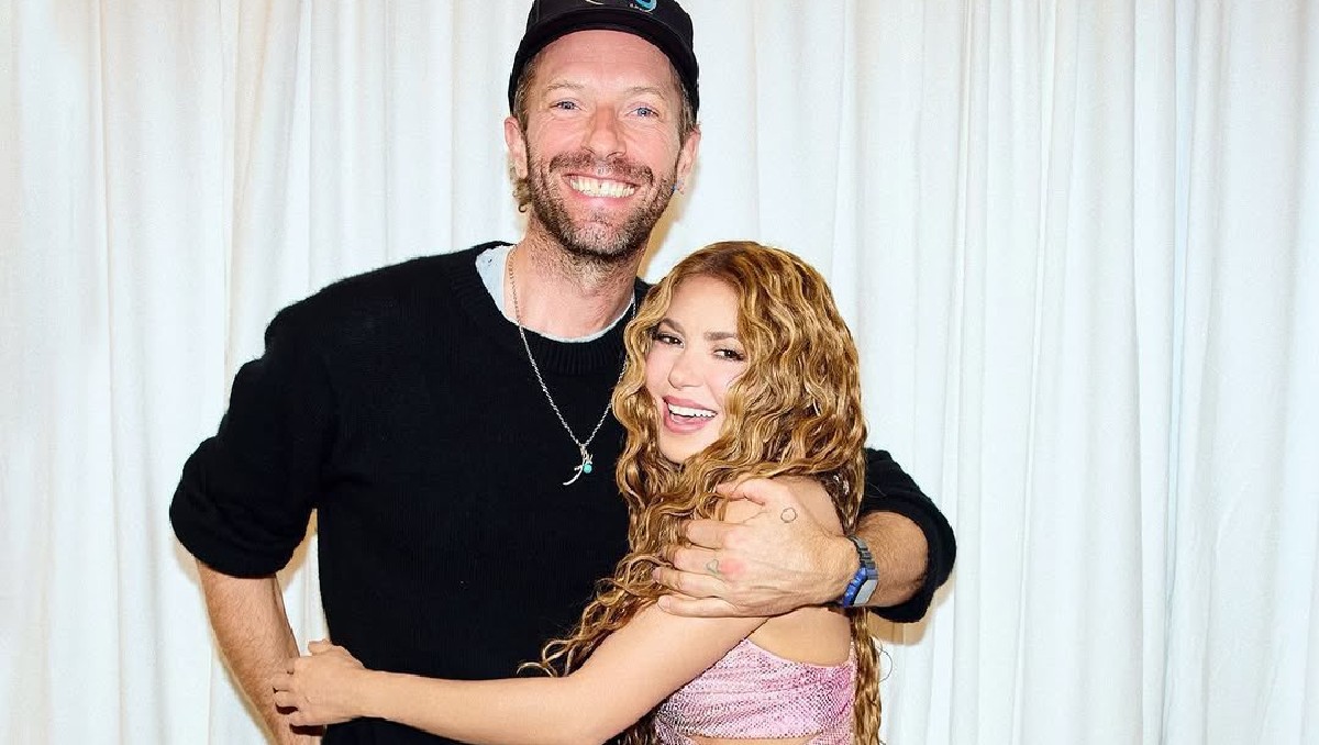 Shakira y Chris Martin levantan sospechas de romance: ella le dedicó una canción con dedicatoria en pleno show en Los Ángeles: “Gracias por intentar arreglarme”