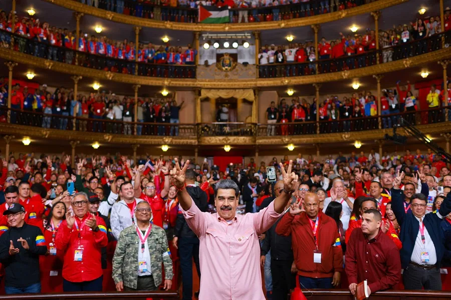 Maduro convoca a las bases del chavismo a preparar la «lucha armada» en caso de «agresión»