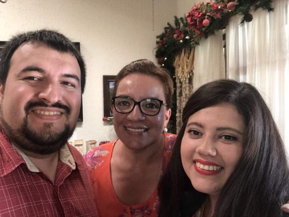 Alerta de fraude con el voto en el extranjero tras nombramiento de Zulmit Rivera, esposa del comisionado del RNP, Óscar Rivera, ambos de Libre