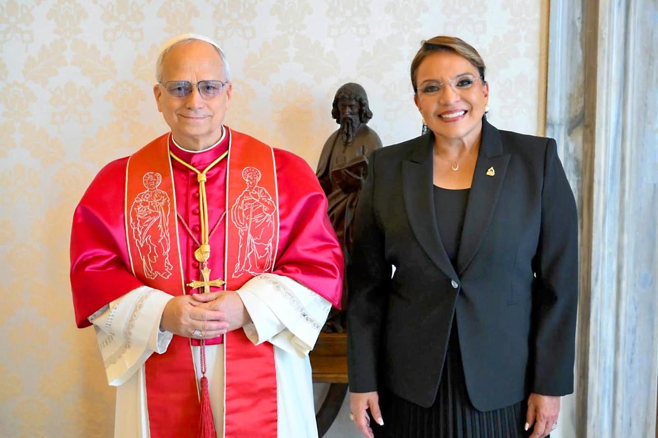 Presidenta transmite al papa León XIV “respeto y gratitud” en nombre del pueblo hondureño