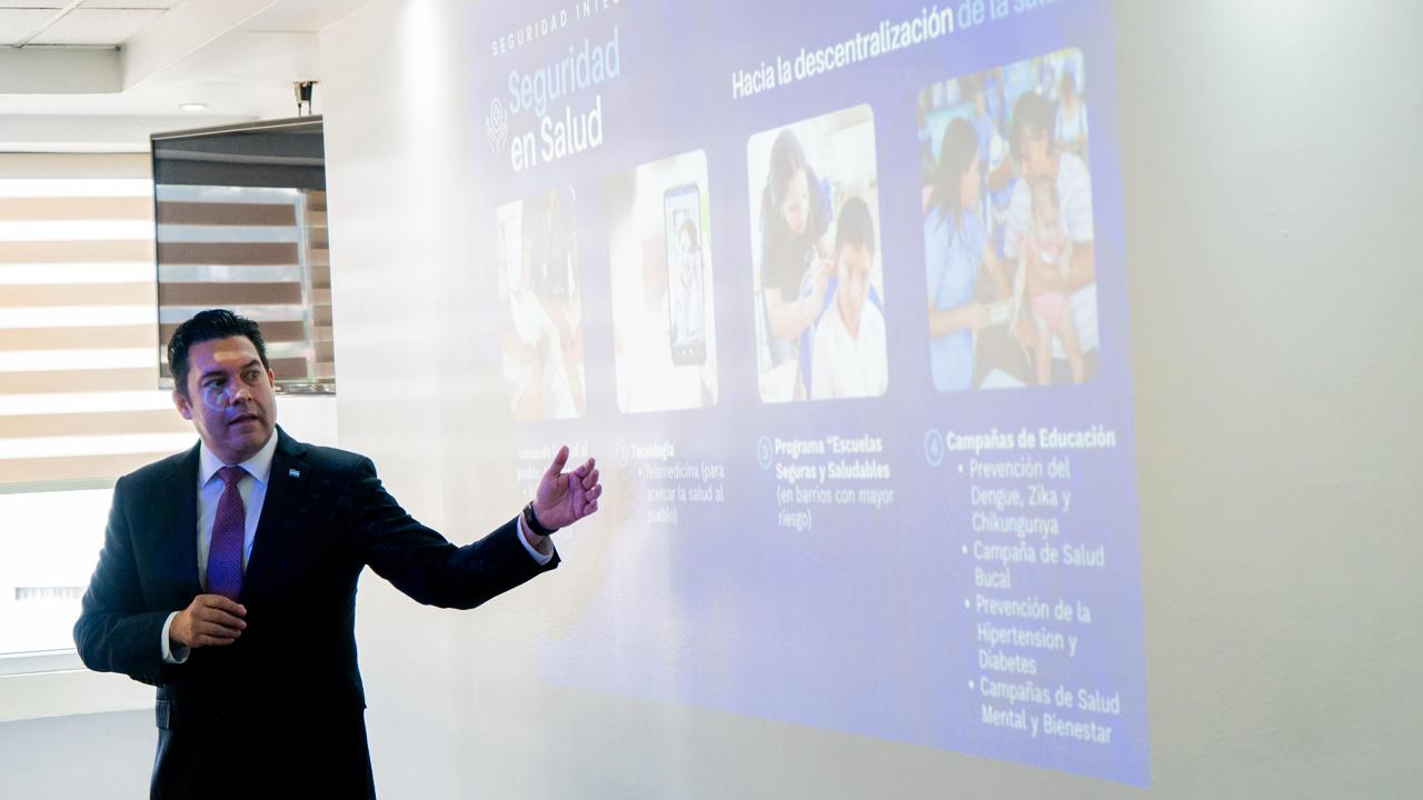 Juan Diego Zelaya presenta su Plan a la CCIT