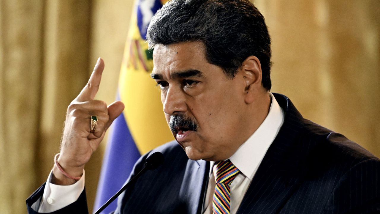 Maduro anuncia para el viernes jornada de movilización de Milicia ante «amenazas» de EEUU