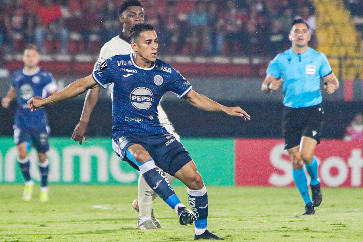 ¡Las águilas vuelan a semis! Motagua consigue su primer triunfo en Costa Rica al derrotar al Alajuelense