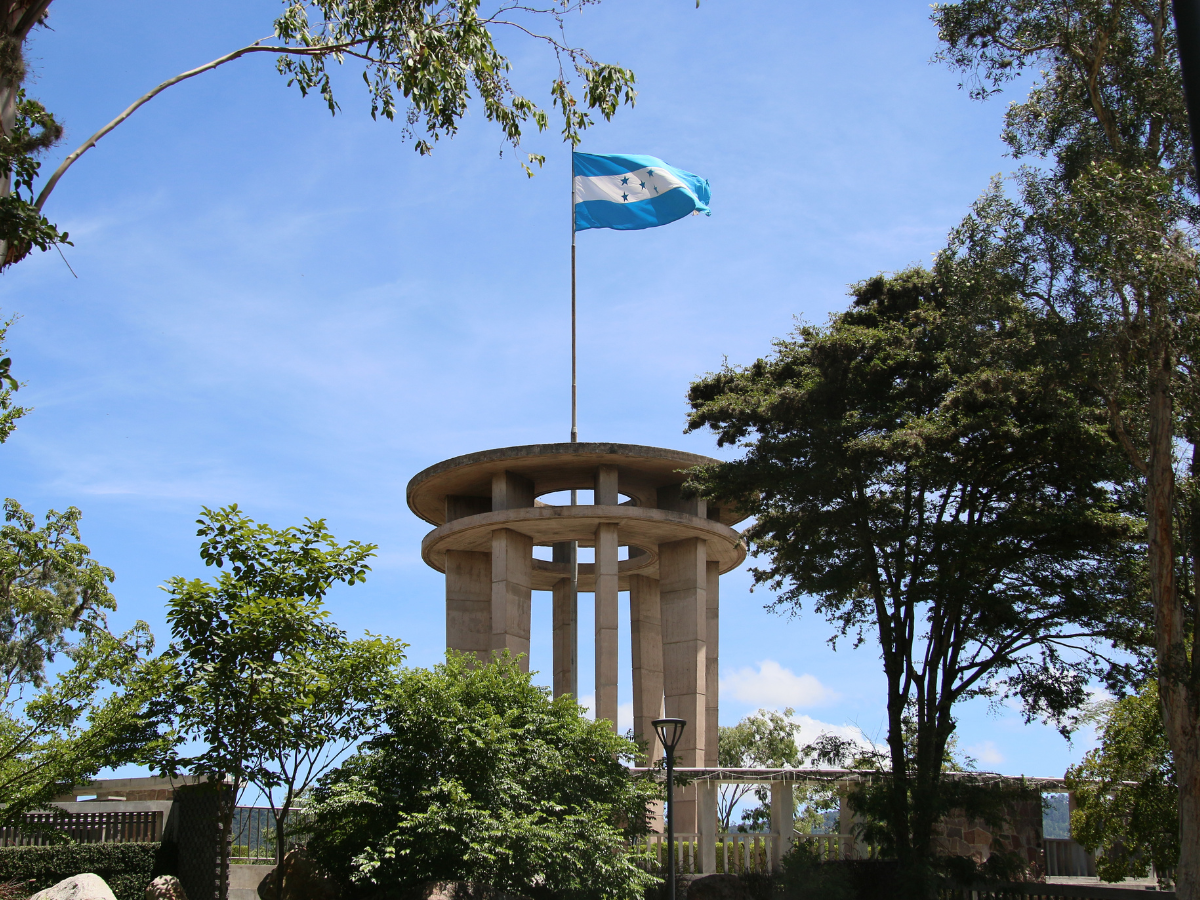 Honduras conmemora el Día de la Bandera Nacional hoy 1 de septiembre, ¿Qué simboliza esta celebración patria?