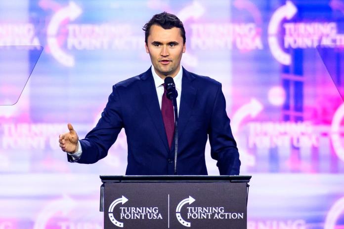El FBI dice que detuvo al sospechoso de asesinar de un disparo a Charlie Kirk