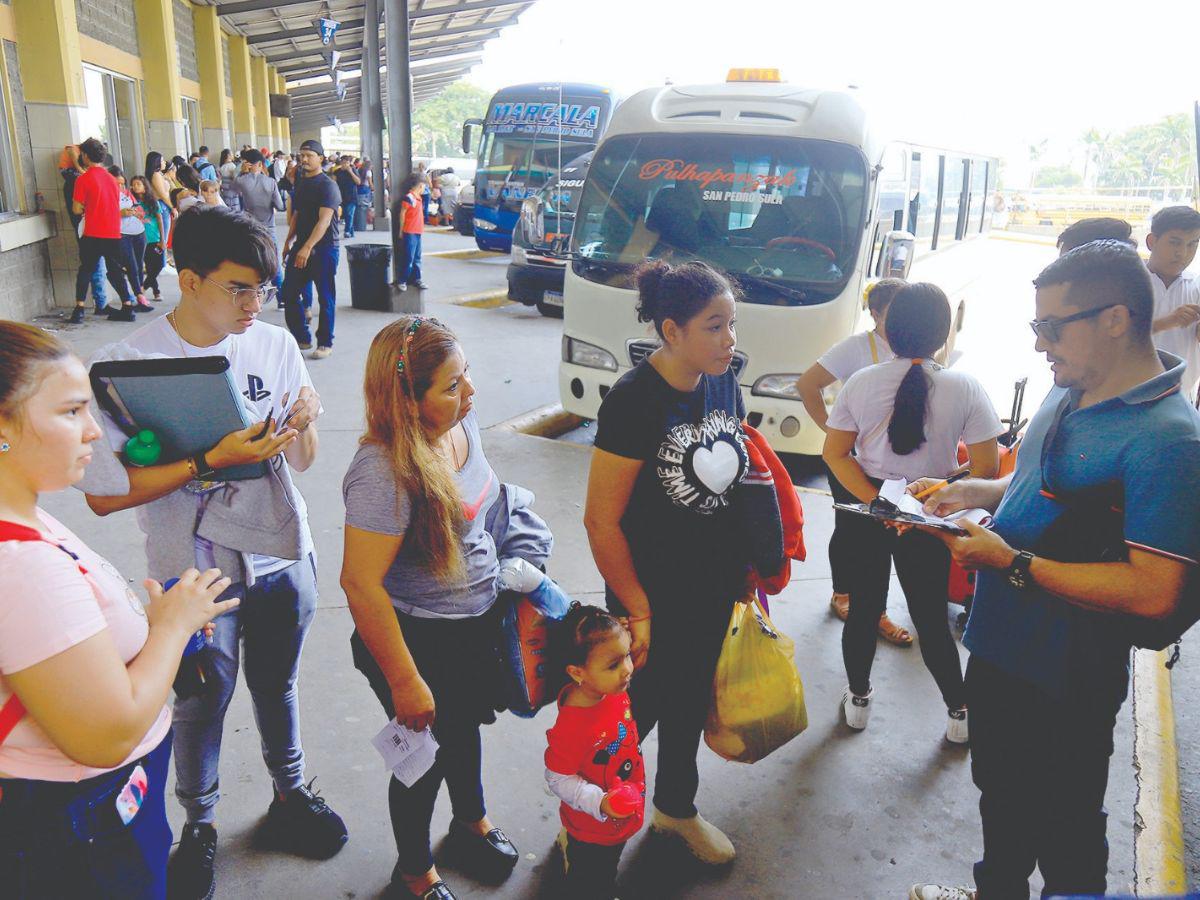 En un 70% aumenta el flujo de pasajeros en terminales en esta Semana Morazánica
