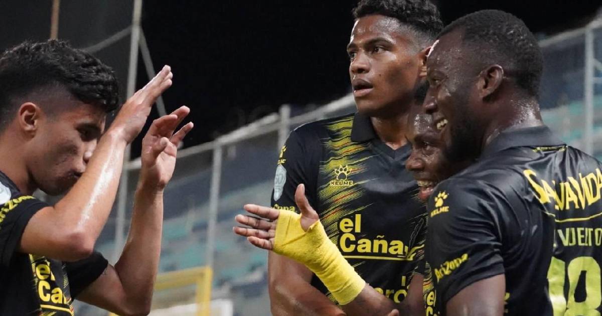 La “Máquina” del Real España venció sin problemas a Lobos UPN 2-0