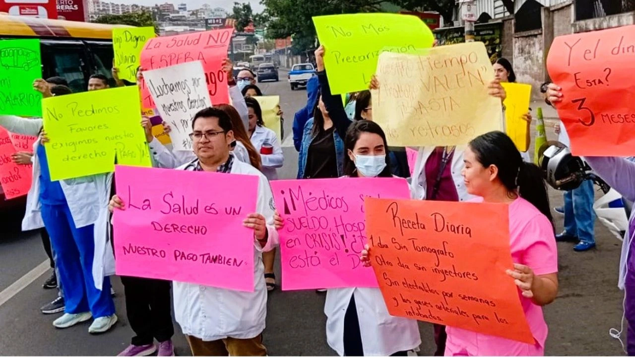 Colegio Médico de Honduras convoca a asambleas en siete departamentos en medio de reclamos gremiales