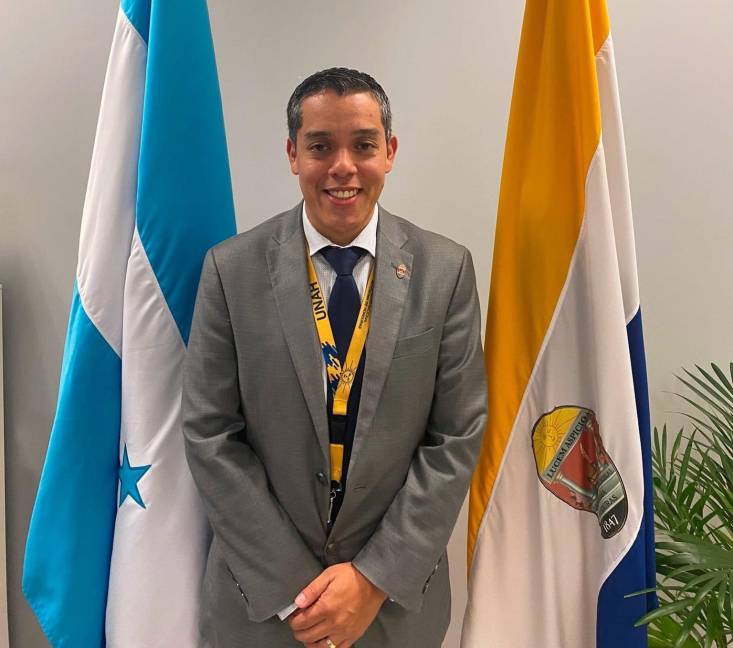 CORTESIA: LA HISTORIA DE UN RECTOR ILEGAL