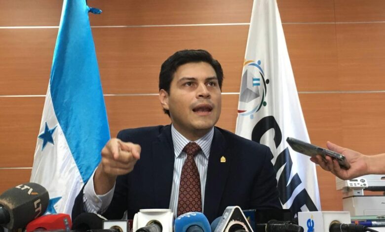 Marlon Ochoa denuncia que “Boicot a la conectividad continúa como parte de destruir las elecciones”