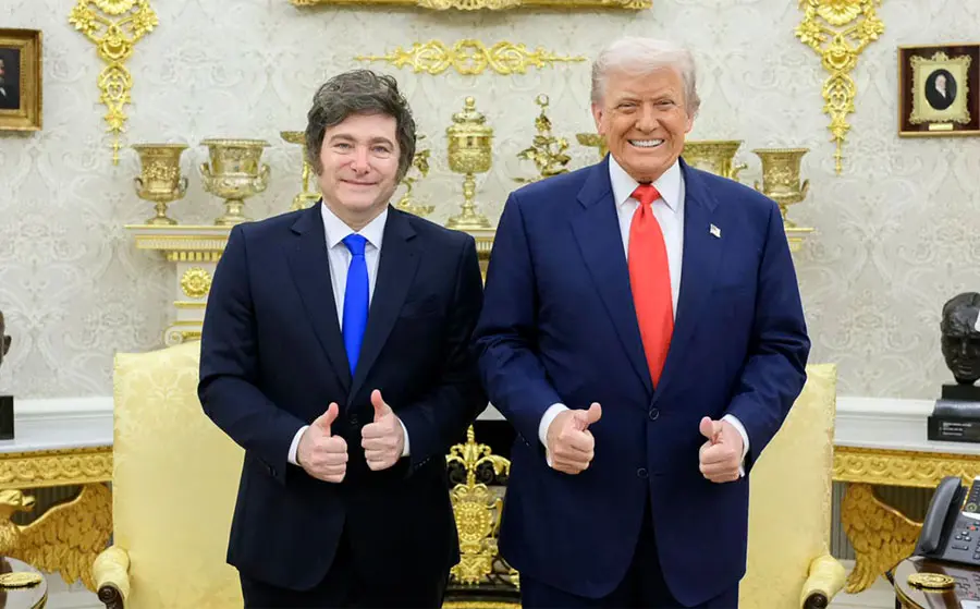 Argentina y Estados Unidos firman acuerdo por 20 mil millones de dólares para estabilizar el mercado cambiario