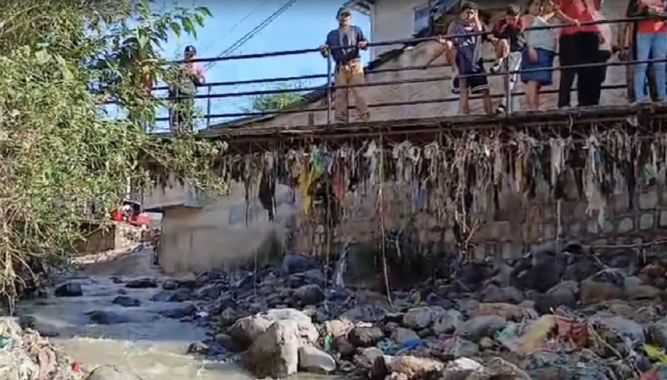 Encuentran cuerpo de uno de los niños arrastrados por corriente en Tegucigalpa