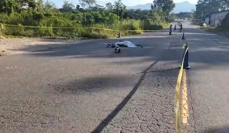 Pareja muere embestida por una rastra en El Progreso