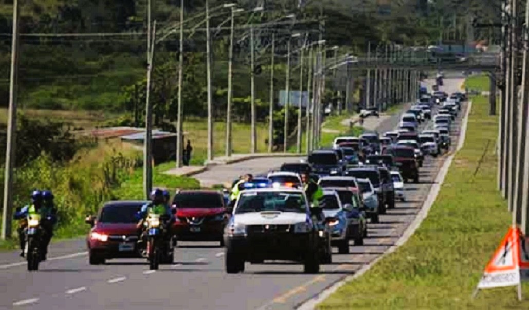 Comienza caravana de retorno de turistas tras el feriado de la Semana Morazánica