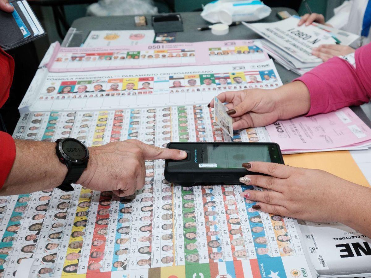 Contrarreloj; En peligro conectividad de dos mil centros educativos por falta de consensos en CNE