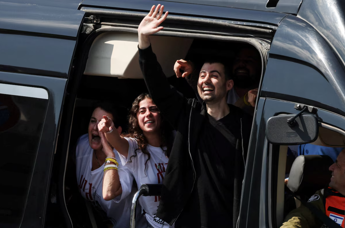 ¡Impactante! Vea las fotos de la liberación de los 20 rehenes israelíes vivos tras el acuerdo con Hamas