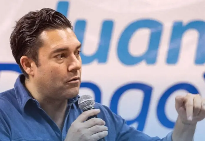 Juan Diego firma compromiso público con la capital para poner en marcha el Trans450 en 27 meses o renunciar al cargo de alcalde