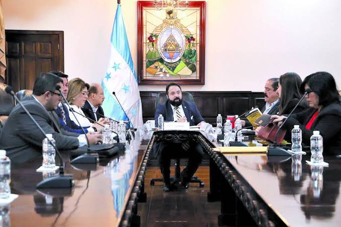 De ‘ilegal’ a ‘sin sentido’: así califican la Comisión Permanente del Congreso