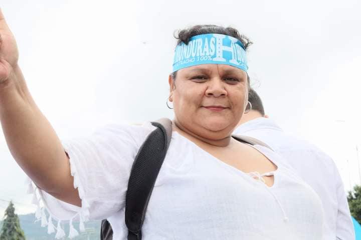 Mercedes Saravia envía carta abierta a Nasry Asfura en defensa de la base del Partido Nacional