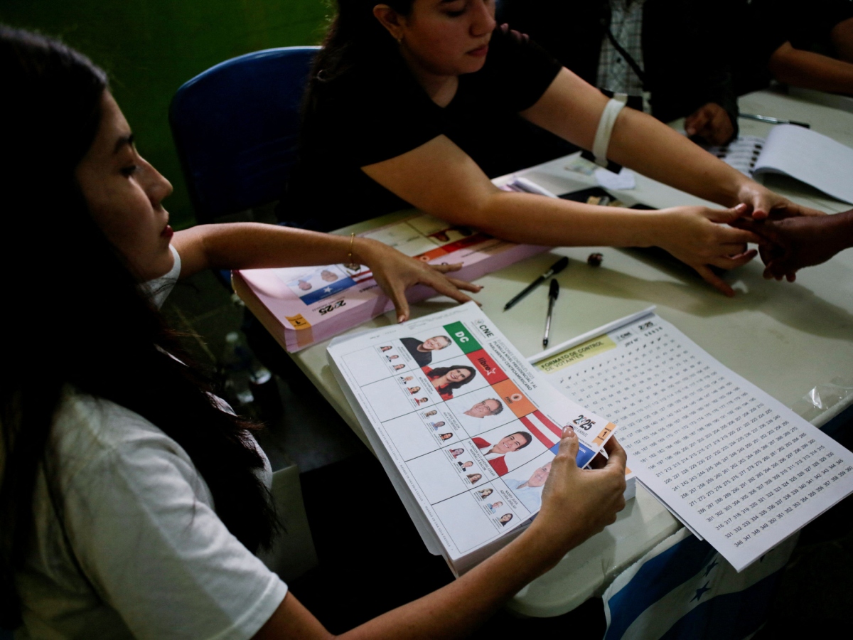 CNE asegura que escrutinio especial podría tardar ocho días