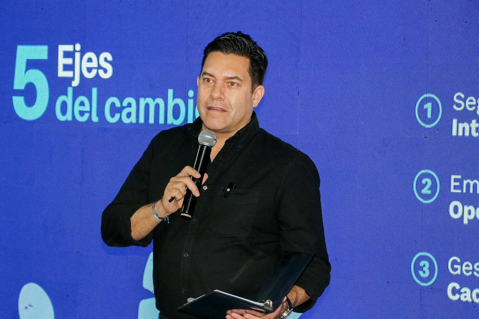 Juan Diego Zelaya acusa sabotaje en el CNE y exige declaratoria inmediata de las elecciones