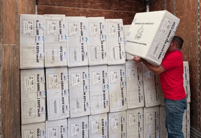 Fuerzas Armadas afirman que el material electoral de los 18 departamentos ya se encuentra en Tegucigalpa