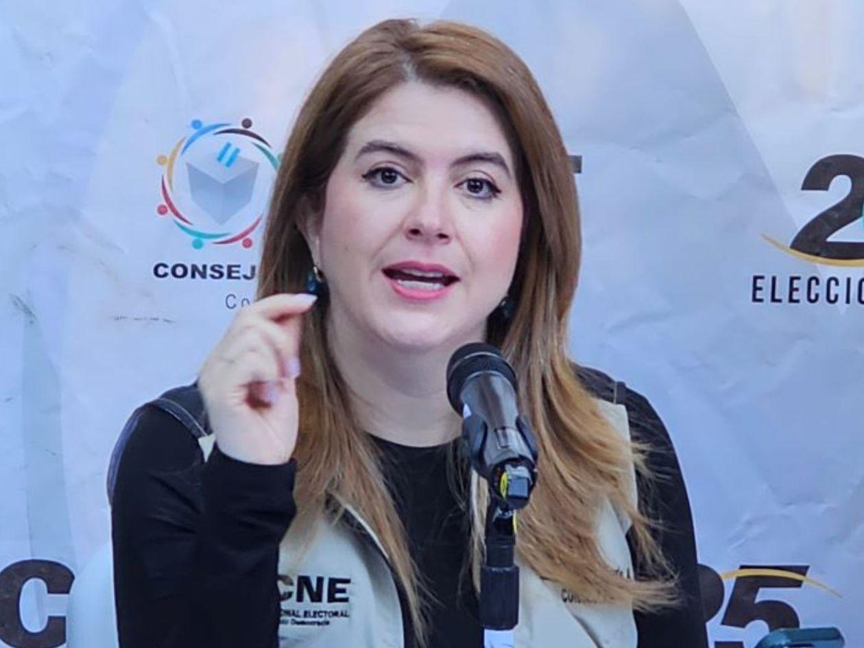 Cossette López denuncia boicot de Libre y Partido Liberal a escrutinios y advierte retraso en declaratoria