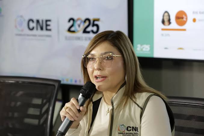 Ana Paola Hall denuncia amenazas y campañas de desinformación contra ella y el CNE
