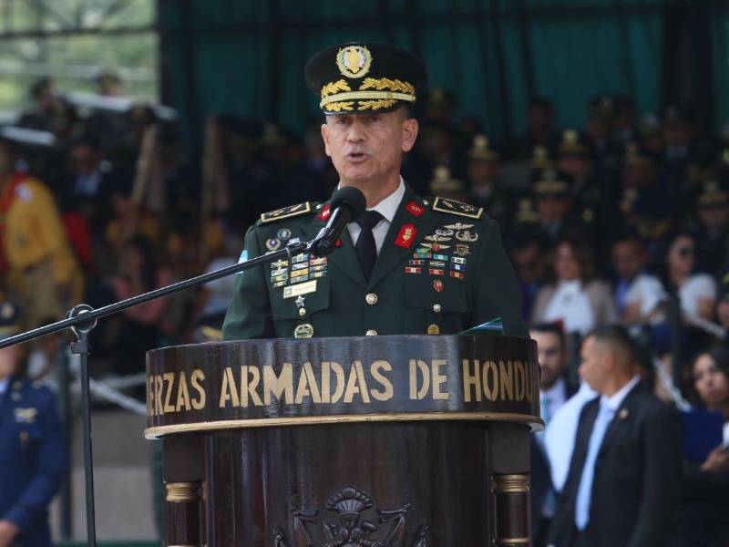 Nuevo jefe del Estado Mayor Conjunto asegura compromiso con la democracia y la institucionalidad