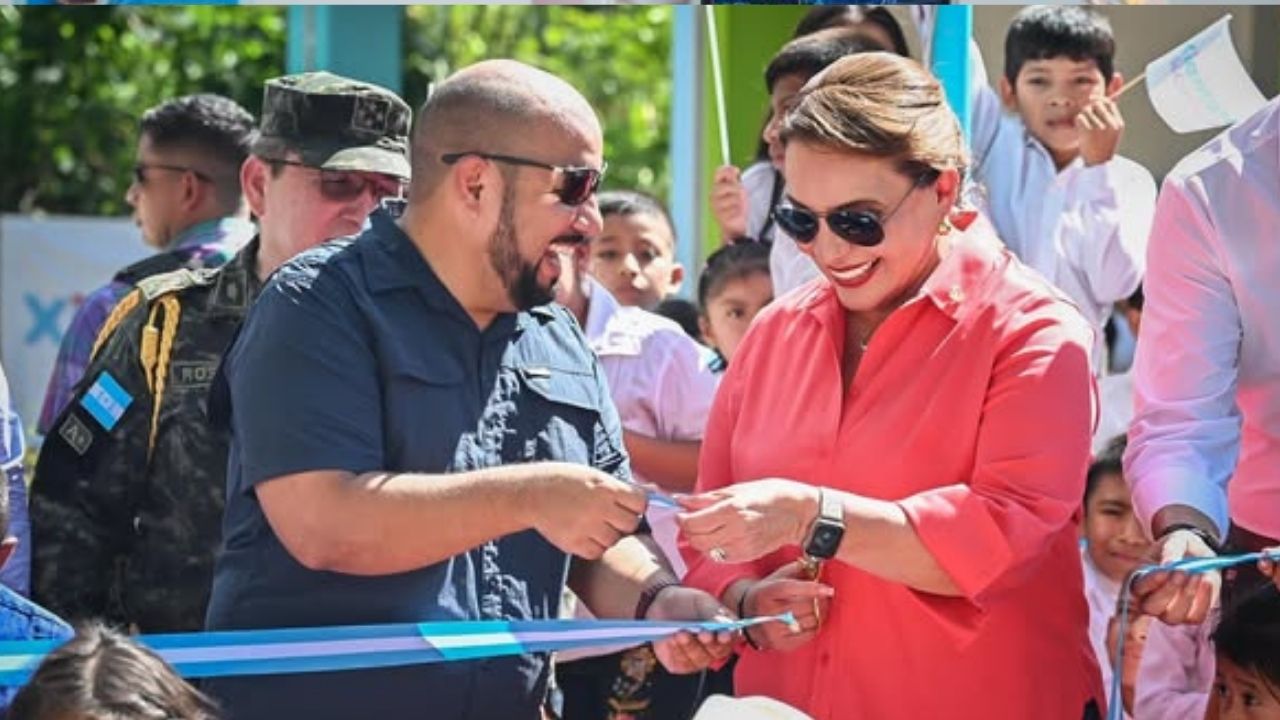 Presidenta Xiomara destituye a ministro de Educación Daniel Sponda tras felicitar a su esposa
