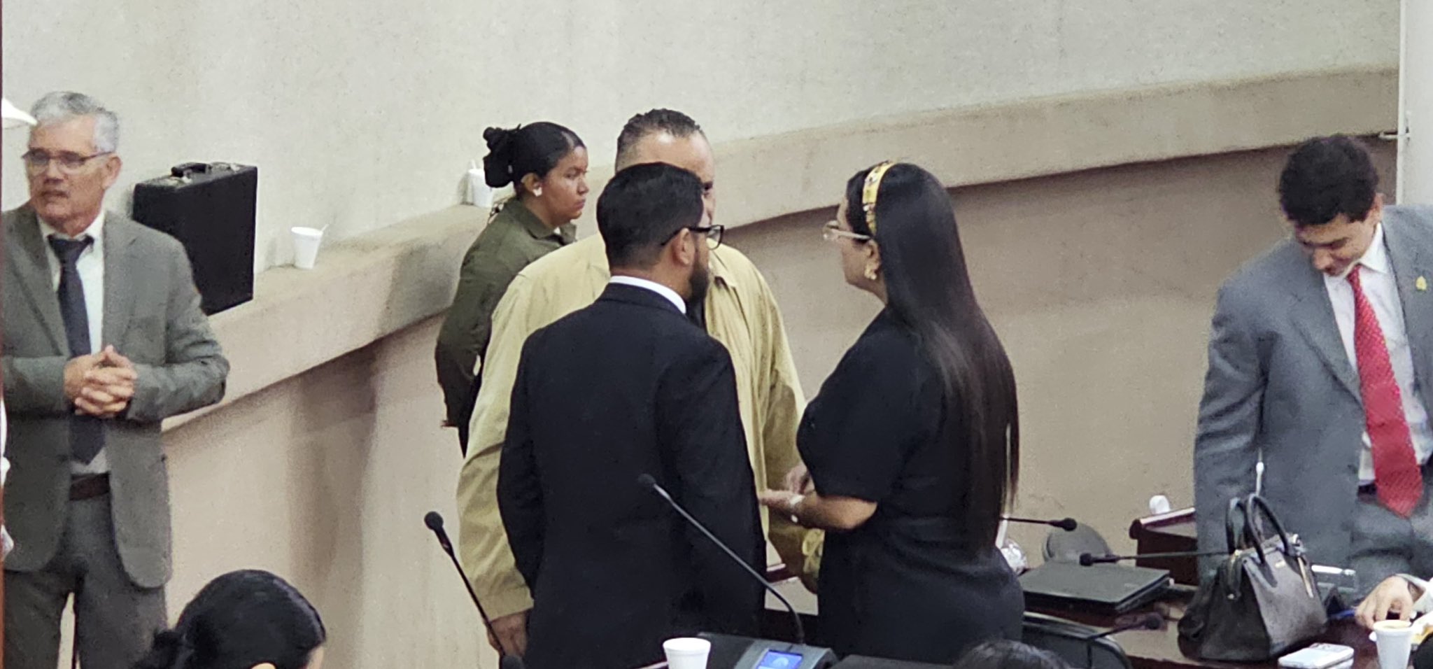 Issis Cuellar, señalada por caso Sedesol, reaparece en el Congreso tras lograr la reelección