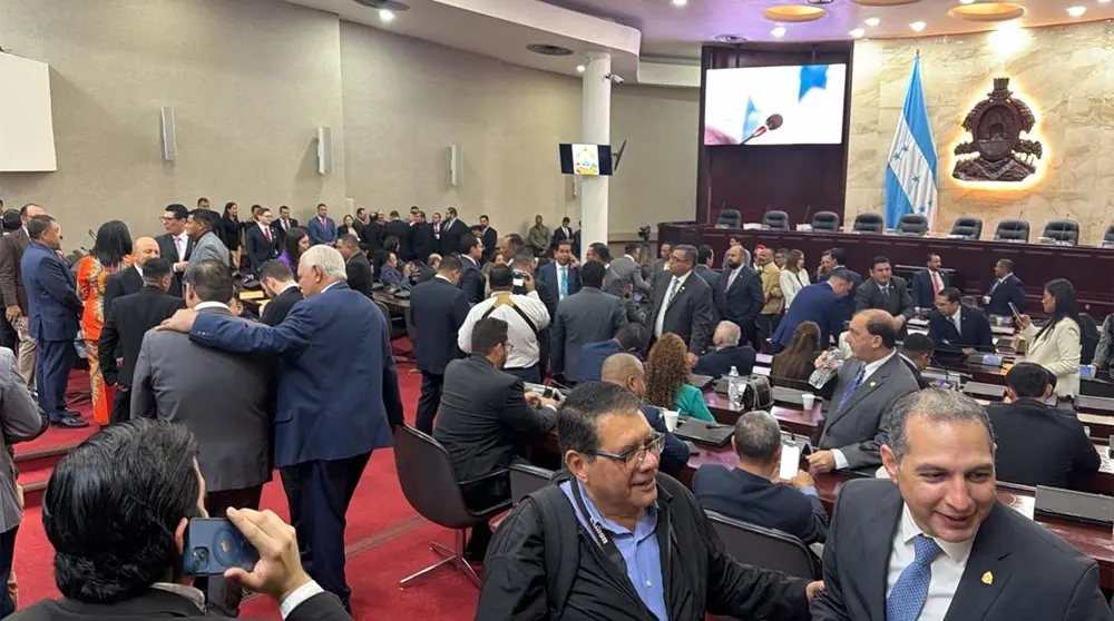 Retrasan para la tarde la conformación de la directiva provisional del Congreso Nacional