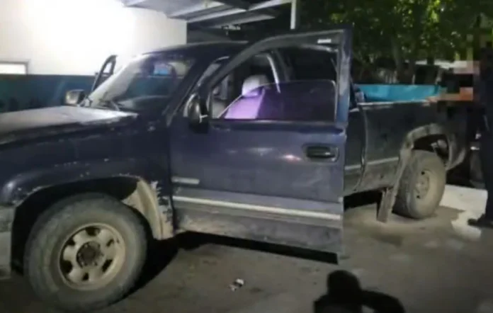Detienen a dos sujetos que llevaban droga oculta dentro de auto en La Ceiba