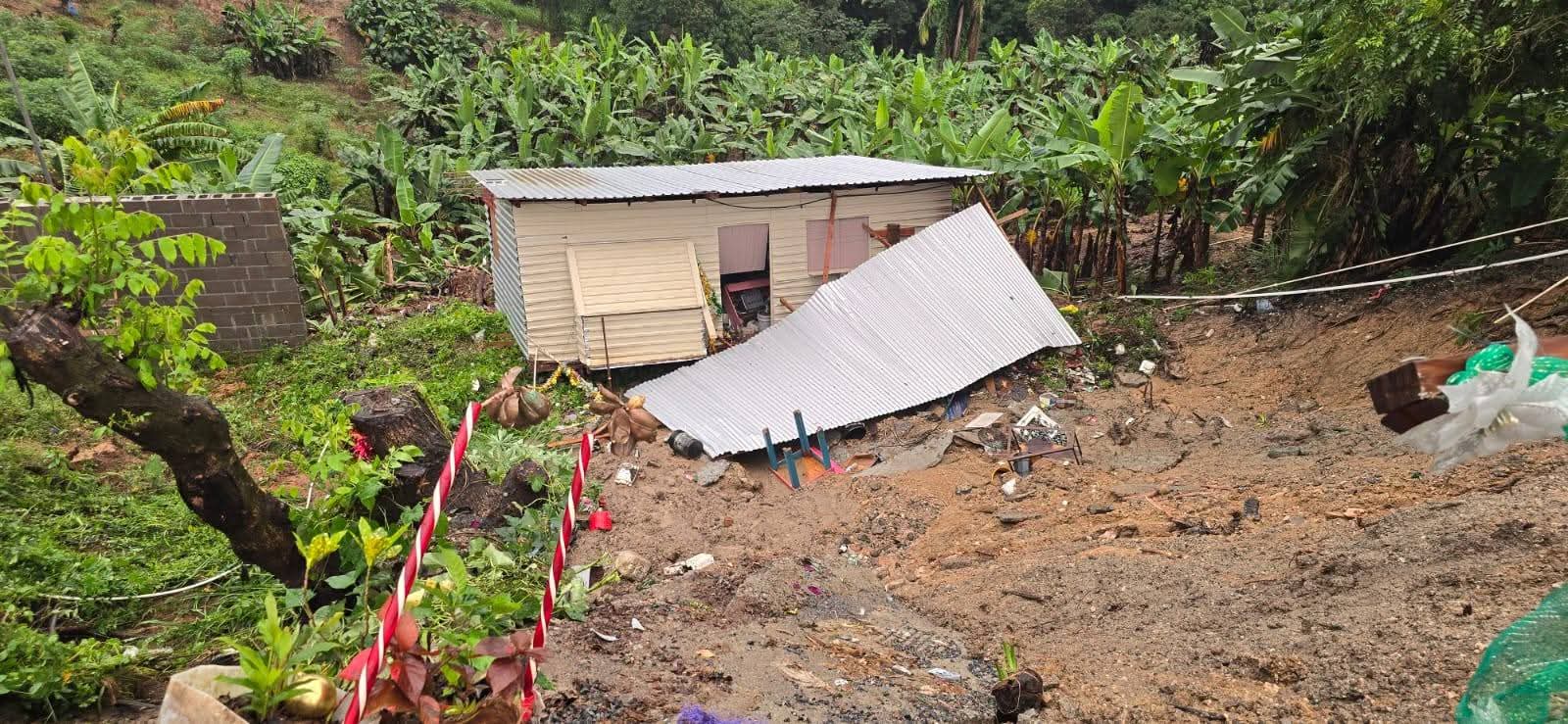 Fuertes lluvias provocan daños y evacuaciones en Santos Guardiola, Islas de la Bahía