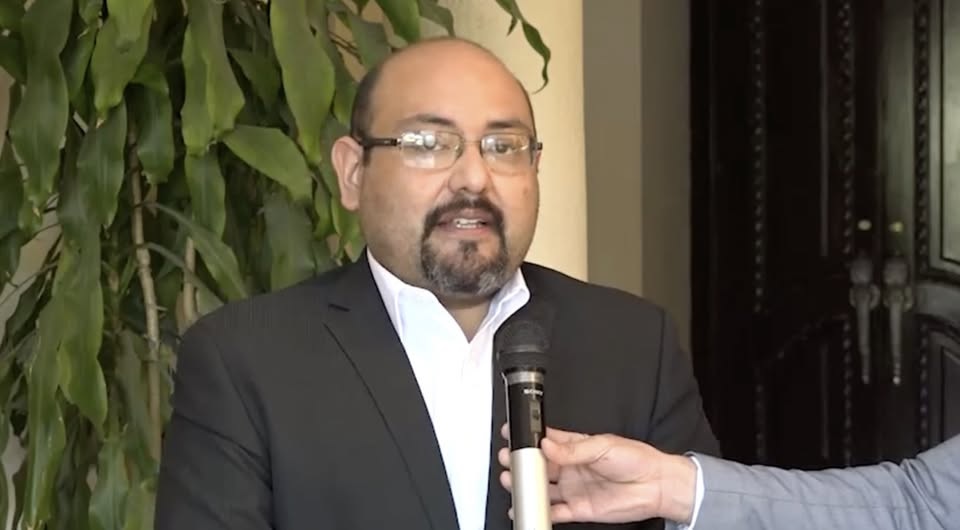 Abogado Hermes Ramírez presenta dos recursos de inconstitucionalidad contra el decreto promovido por Luis Redondo que busca un autogolpe