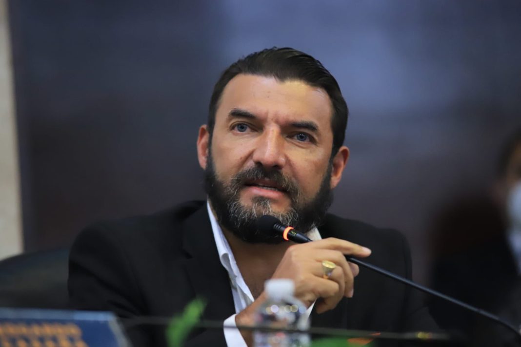 Rasel Tomé advierte que Libre no permitirá el regreso del empleo por hora ni la discriminación laboral en Honduras