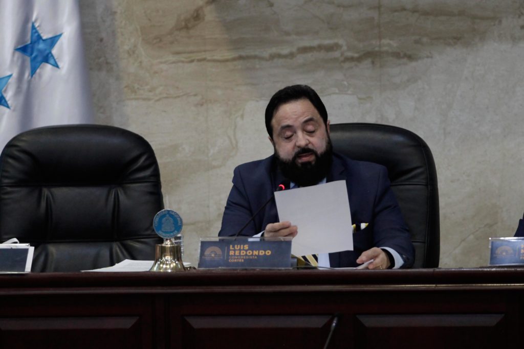 CNA señala colapso legislativo y graves irregularidades en período de Luis Redondo