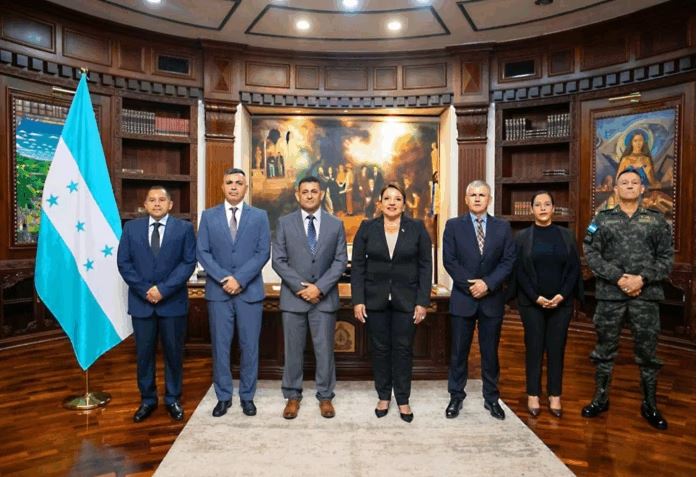 Presidenta Xiomara Castro juramenta nueva comisión interventora del sistema penitenciario