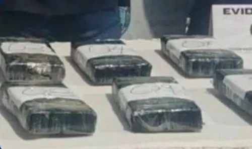 Decomisan cocaína en buque de carga en Puerto Cortés