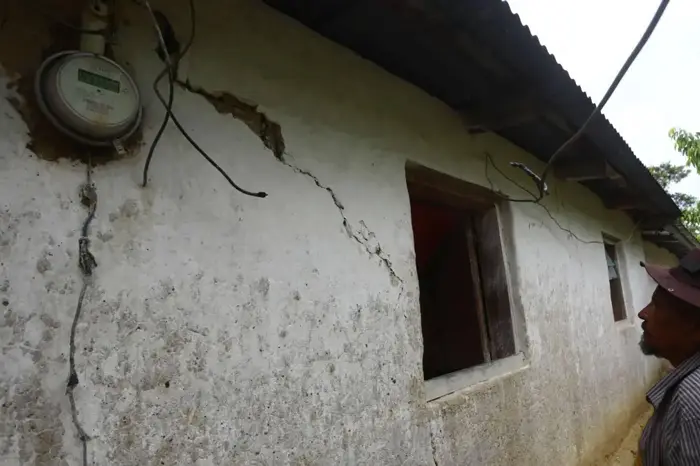 Sismo en Omoa deja daños estructurales en decenas de viviendas